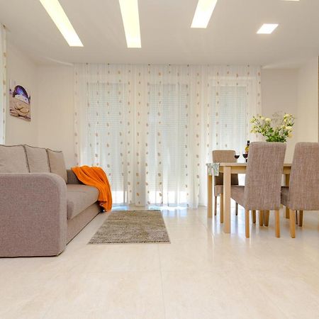 Bella Apartments No1 Hajduszoboszlo Ngoại thất bức ảnh