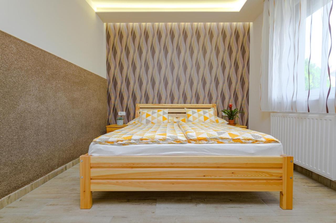 Bella Apartments No1 Hajduszoboszlo Ngoại thất bức ảnh