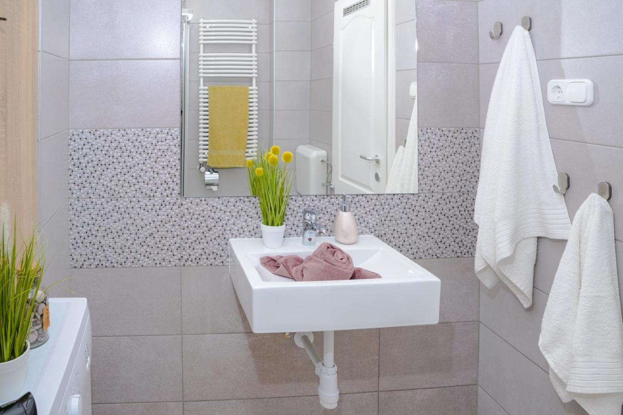 Bella Apartments No1 Hajduszoboszlo Ngoại thất bức ảnh
