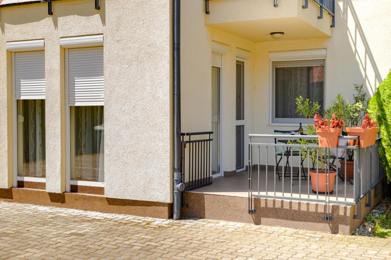 Bella Apartments No1 Hajduszoboszlo Ngoại thất bức ảnh