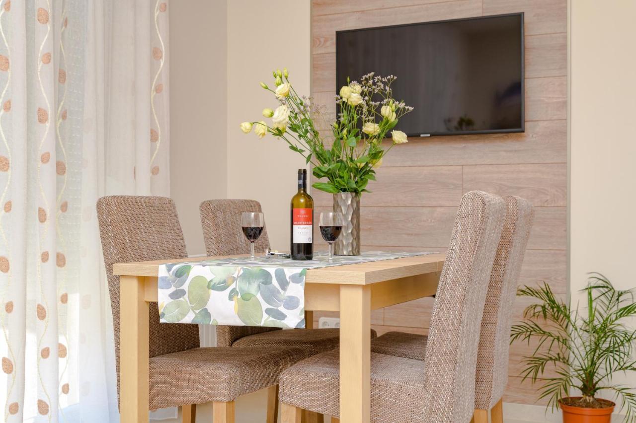 Bella Apartments No1 Hajduszoboszlo Ngoại thất bức ảnh